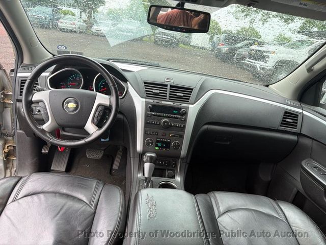 2011 Chevrolet Traverse AWD 4dr LT w/2LT - 23045436 - 6