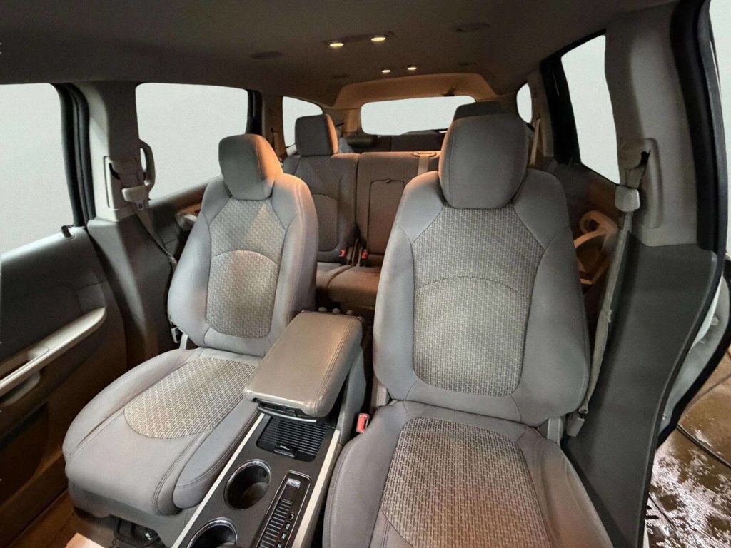 2011 Chevrolet Traverse FWD 4dr LS - 22981215 - 18