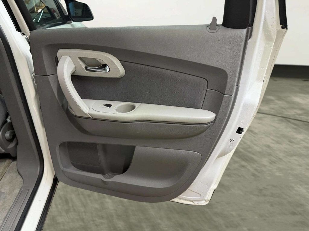 2011 Chevrolet Traverse FWD 4dr LS - 22981215 - 23