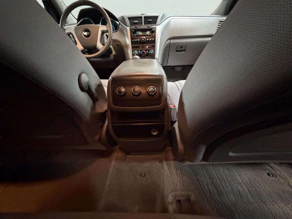 2011 Chevrolet Traverse FWD 4dr LS - 22981215 - 25