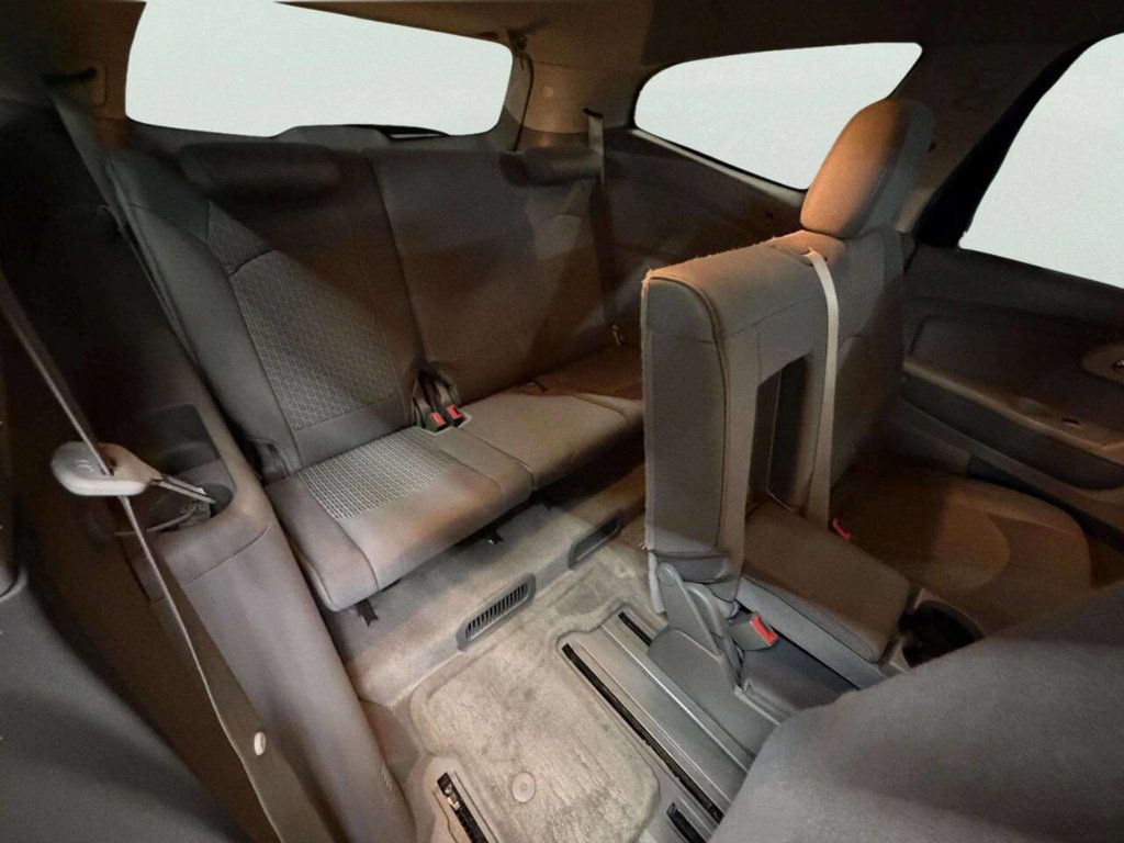 2011 Chevrolet Traverse FWD 4dr LS - 22981215 - 28