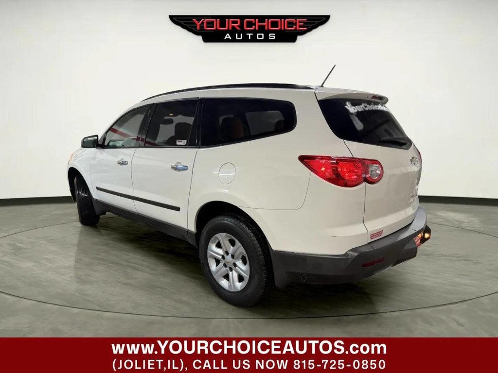 2011 Chevrolet Traverse FWD 4dr LS - 22981215 - 2