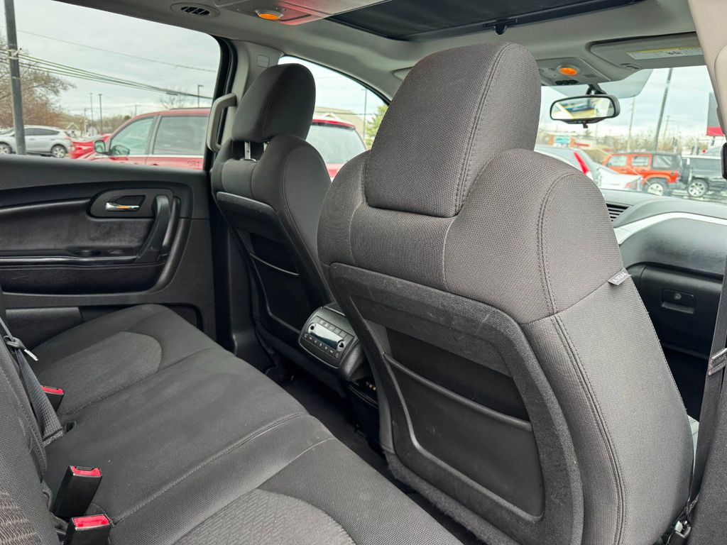 2011 Chevrolet Traverse FWD 4dr LT w/1LT - 22978153 - 14