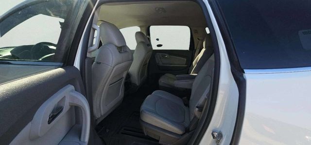 2011 Chevrolet Traverse FWD 4dr LT w/2LT - 22996717 - 5