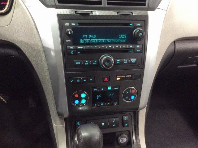 2011 Chevrolet Traverse FWD 4dr LTZ - 22921138 - 17