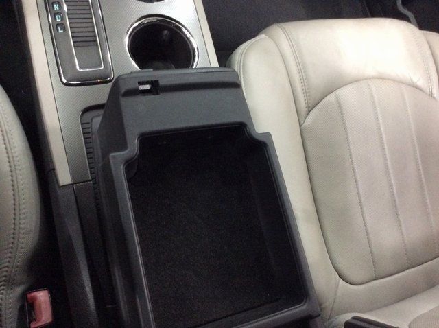 2011 Chevrolet Traverse FWD 4dr LTZ - 22921138 - 20