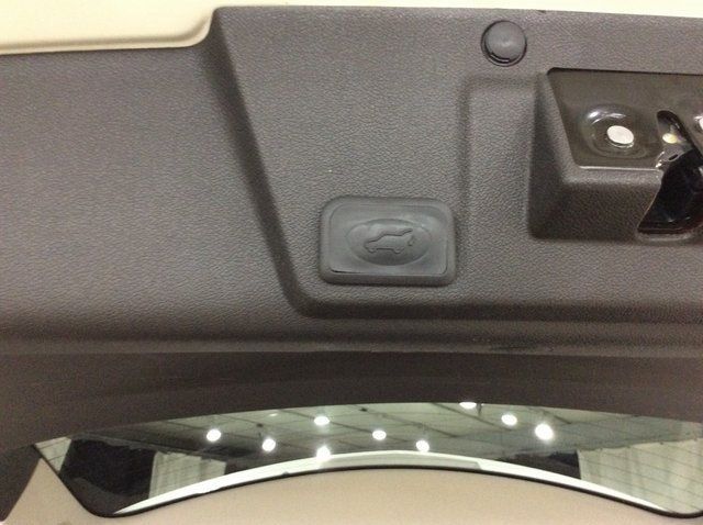 2011 Chevrolet Traverse FWD 4dr LTZ - 22921138 - 29