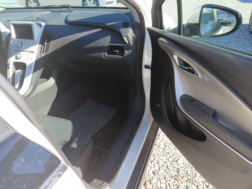 2011 Chevrolet Volt 5dr Hatchback - 22933679 - 18