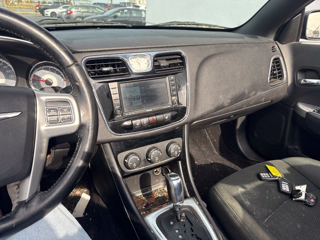 2011 Chrysler 200 2dr Convertible Touring - 23100145 - 12