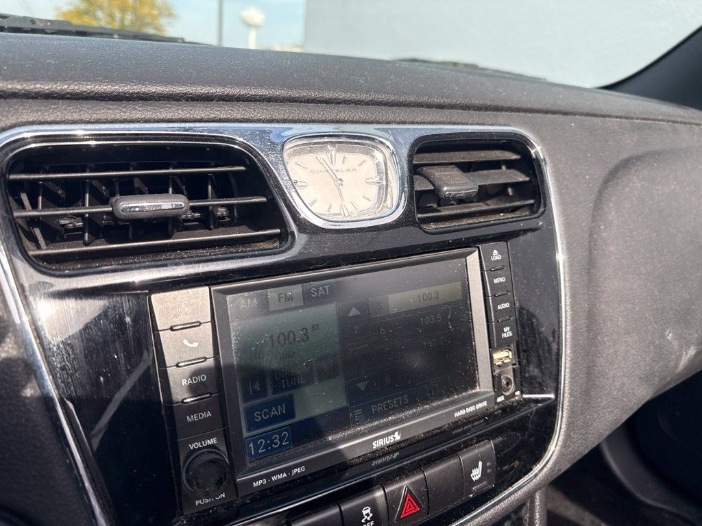 2011 Chrysler 200 2dr Convertible Touring - 23100145 - 13