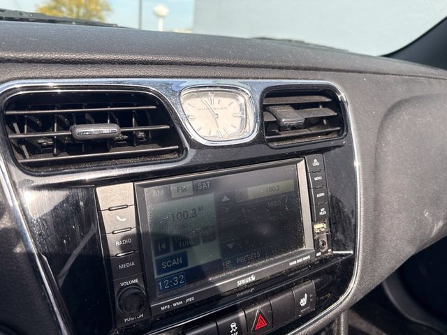 2011 Chrysler 200 2dr Convertible Touring - 23100145 - 13