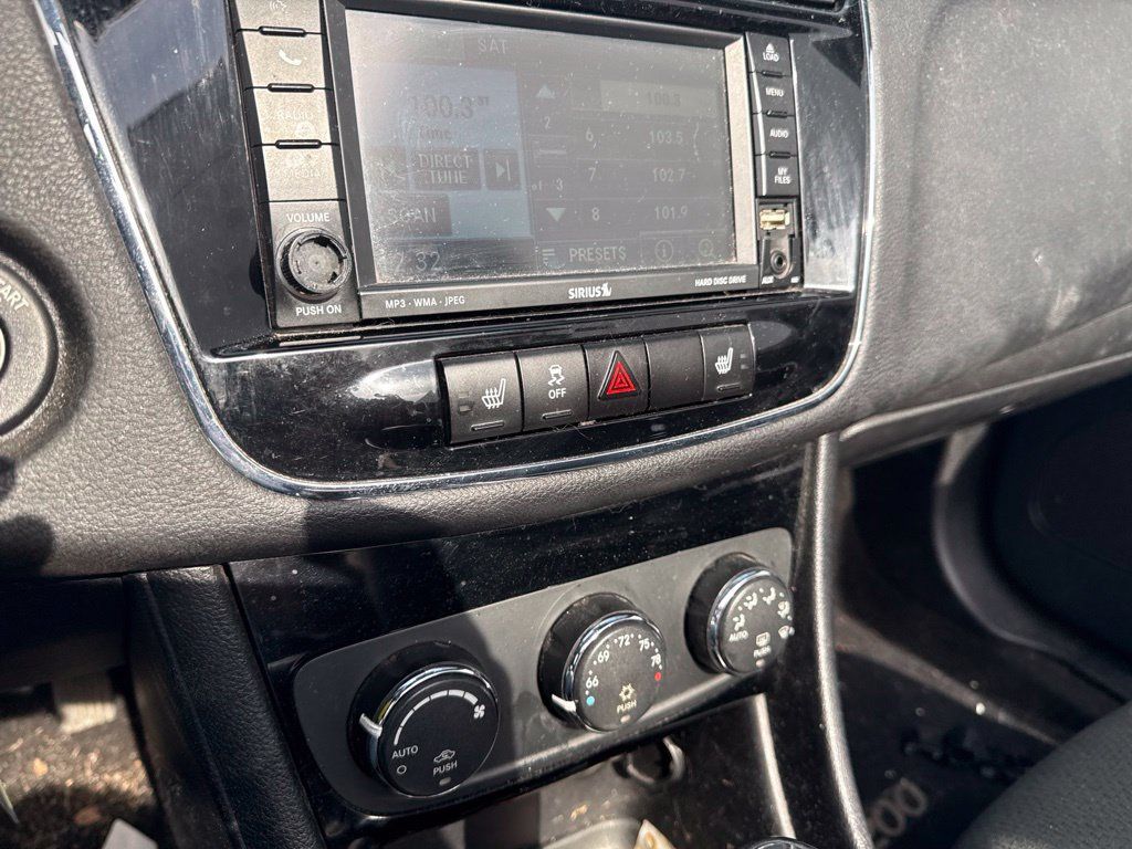 2011 Chrysler 200 2dr Convertible Touring - 23100145 - 14