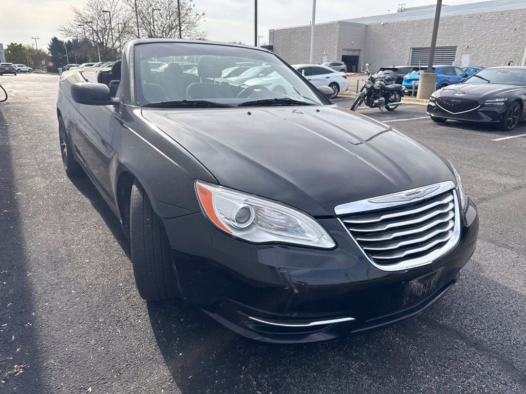 2011 Chrysler 200 2dr Convertible Touring - 23100145 - 5