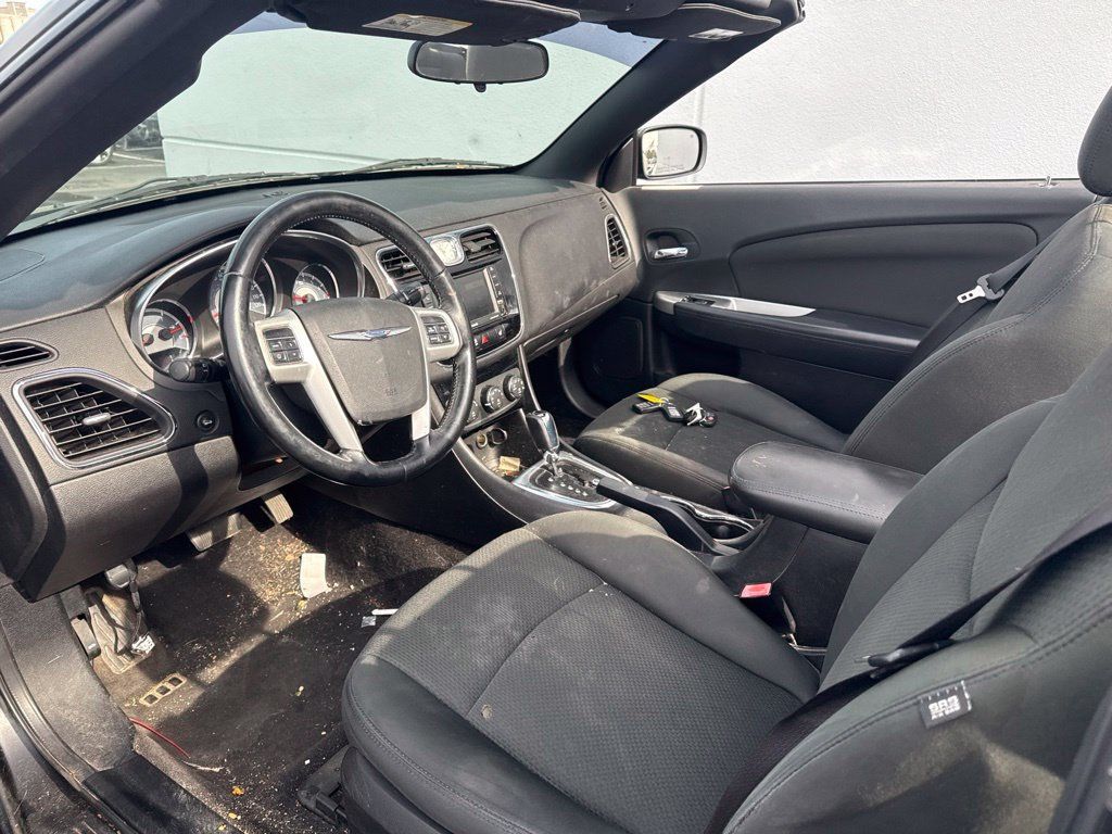 2011 Chrysler 200 2dr Convertible Touring - 23100145 - 6