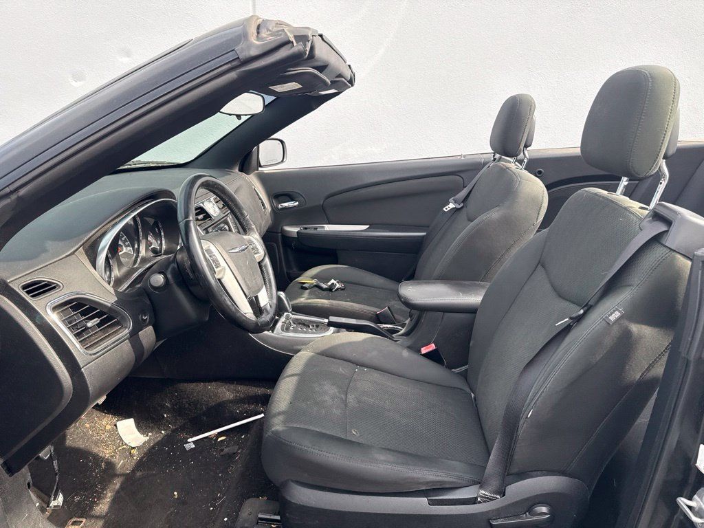 2011 Chrysler 200 2dr Convertible Touring - 23100145 - 7