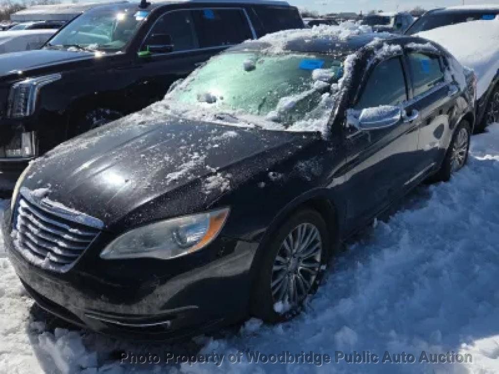 2011 Chrysler 200 4dr Sedan Limited - 22991765 | Video 1