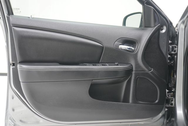 2011 Chrysler 200 4dr Sedan Limited - 23023604 - 13