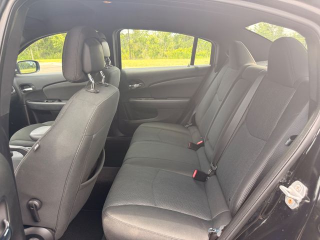 2011 Chrysler 200 4dr Sedan LX - 23040987 - 5