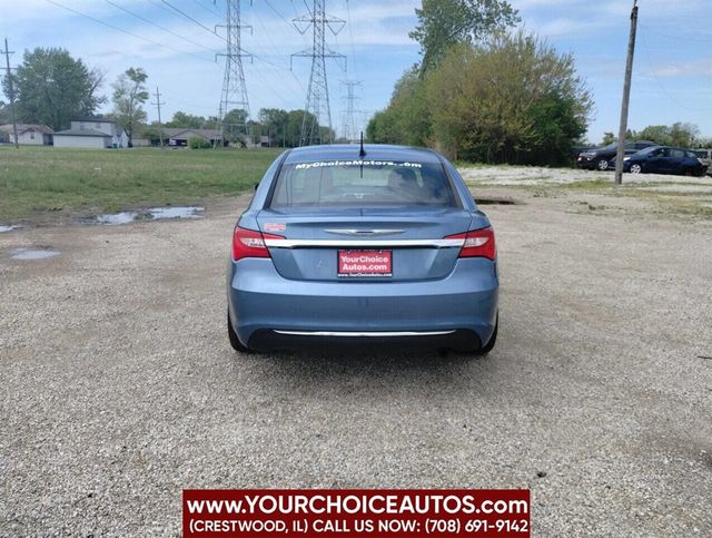 2011 Chrysler 200 4dr Sedan Touring - 22692453 - 3