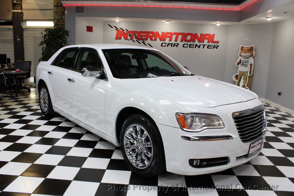 2011 Chrysler 300 1 Owner - Just serviced!  - 22679839 - 0