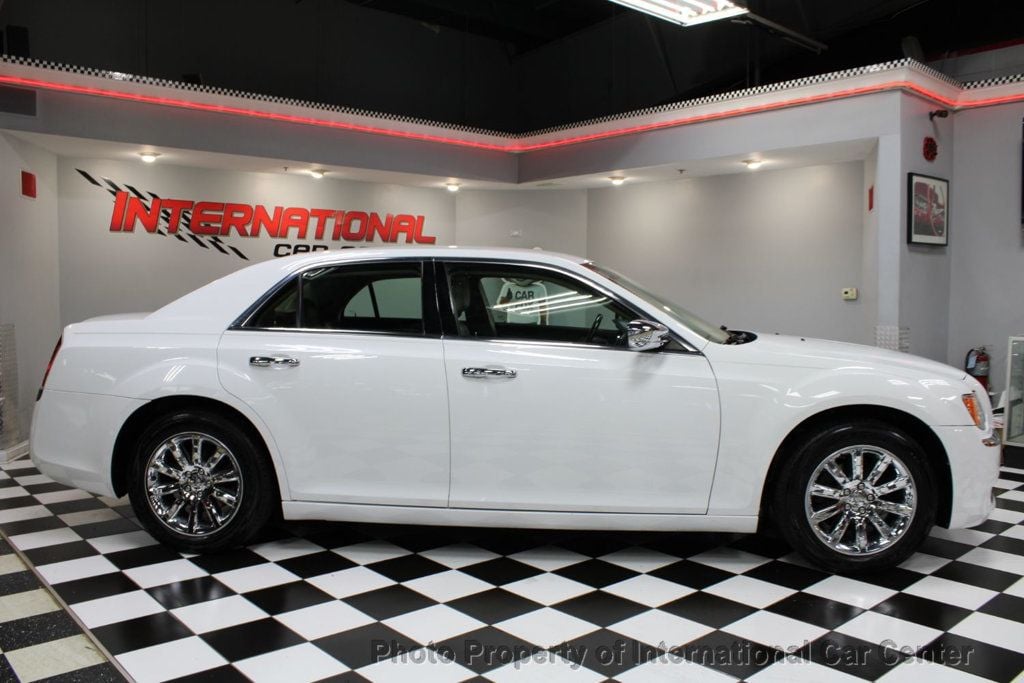 2011 Chrysler 300 1 Owner - Just serviced!  - 22679839 - 3