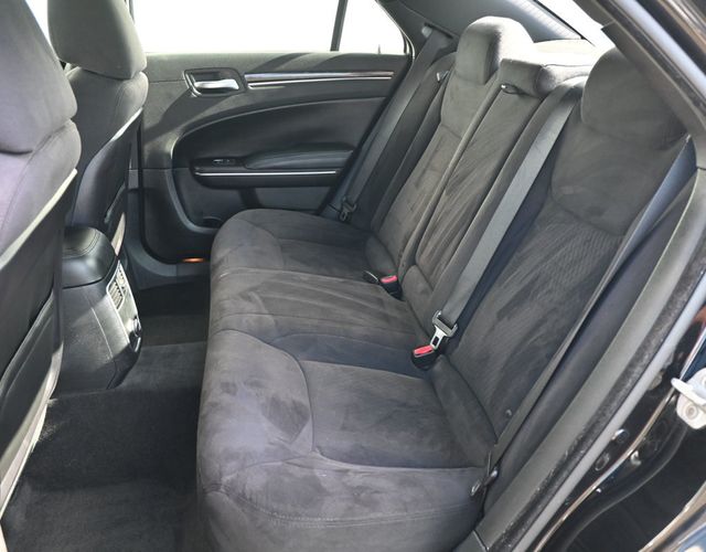 2011 Chrysler 300 4dr Sedan RWD *Ltd Avail* - 22930239 - 9