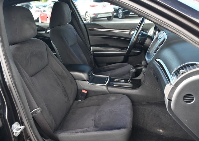 2011 Chrysler 300 4dr Sedan RWD *Ltd Avail* - 22930239 - 10