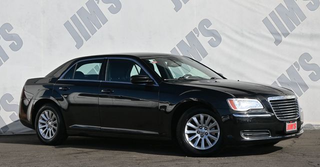2011 Chrysler 300 4dr Sedan RWD *Ltd Avail* - 22930239 - 2