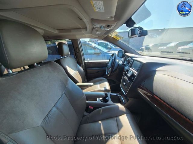 2011 Chrysler Town & Country 4dr Wagon Limited - 23074423 - 5