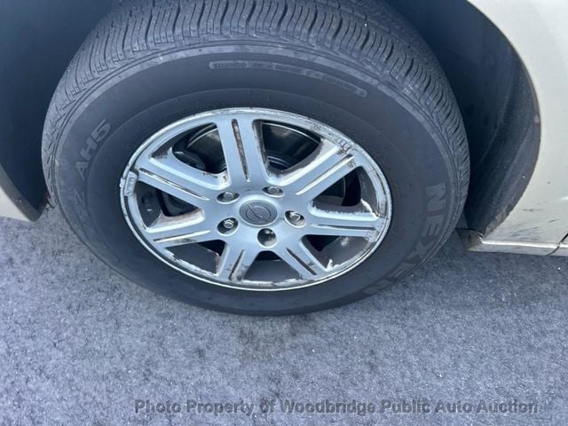 2011 Chrysler Town & Country 4dr Wagon Touring - 22935771 - 9