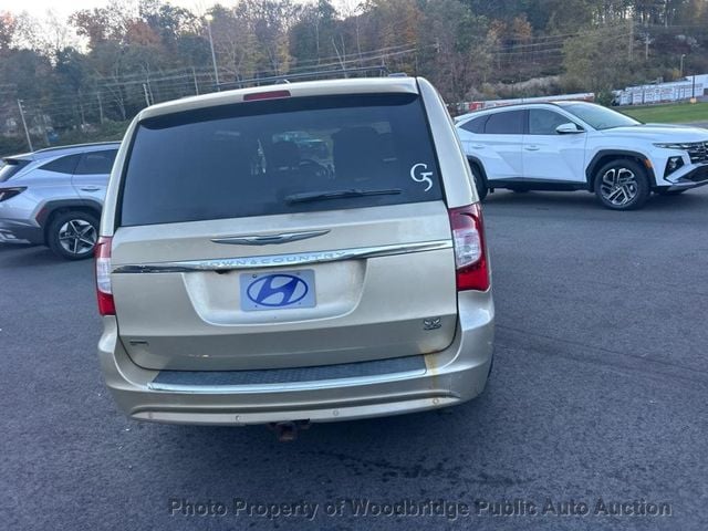 2011 Chrysler Town & Country 4dr Wagon Touring - 22935771 - 2