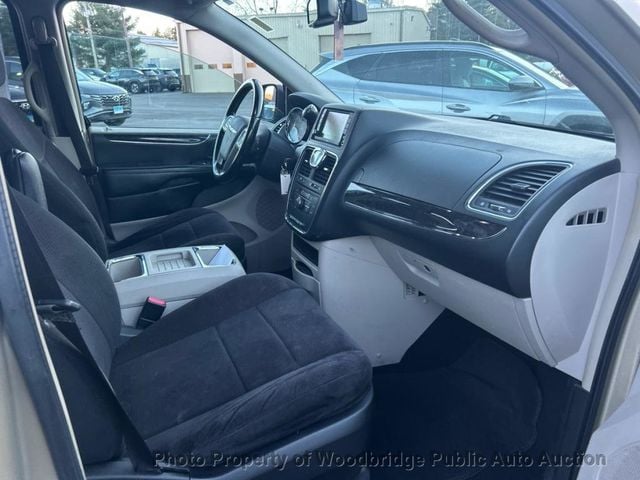 2011 Chrysler Town & Country 4dr Wagon Touring - 22935771 - 6