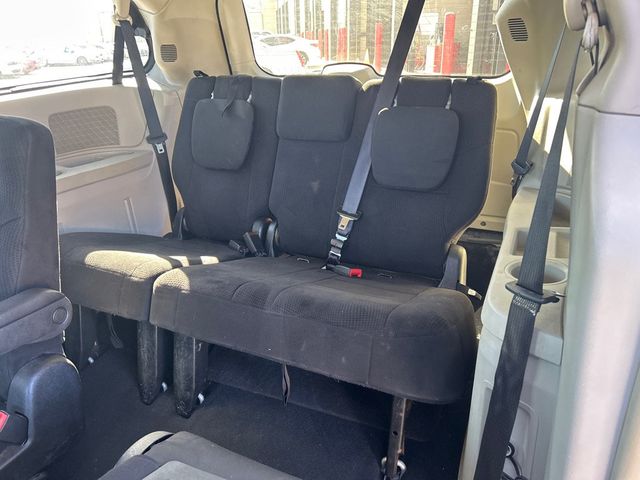 2011 Chrysler Town & Country 4dr Wagon Touring - 22966445 - 6