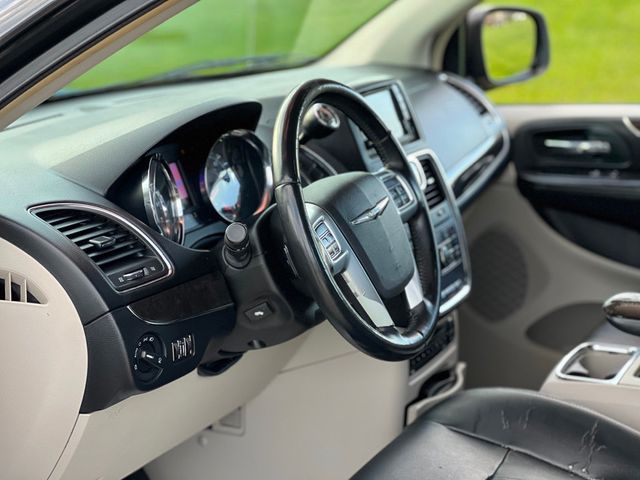 2011 Chrysler Town & Country 4dr Wagon Touring-L - 22838411 - 15