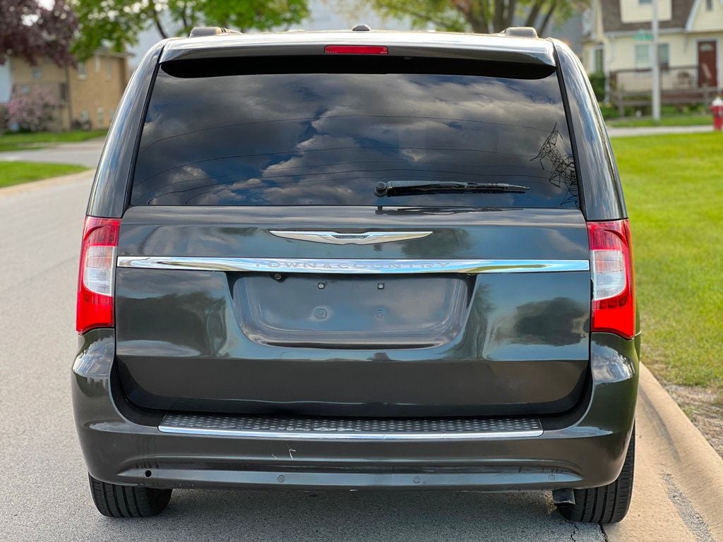 2011 Chrysler Town & Country 4dr Wagon Touring-L - 22838411 - 6