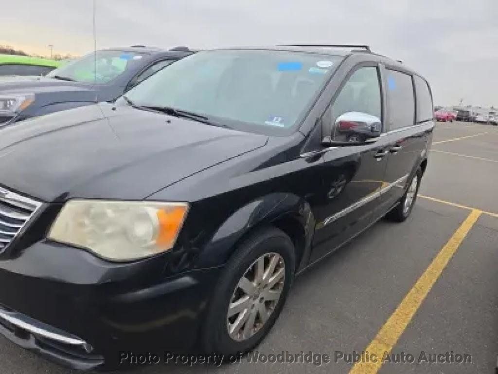 2011 Chrysler Town & Country 4dr Wagon Touring-L - 23003267 | Video 1