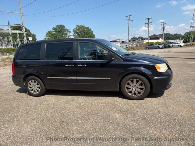 2011 Chrysler Town & Country 4dr Wagon Touring-L - 23030184 - 1