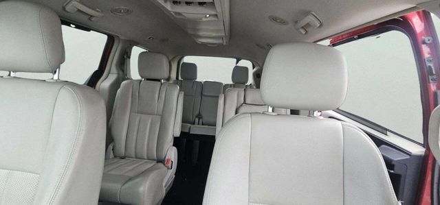 2011 Chrysler Town & Country 4dr Wagon Touring-L - 22997903 - 8