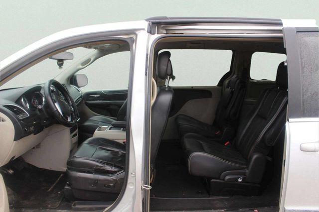 2011 Chrysler Town & Country 4dr Wagon Touring-L - 23000006 - 6