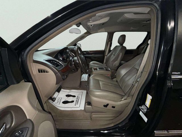 2011 Chrysler Town & Country 4dr Wagon Touring-L - 22988111 - 13