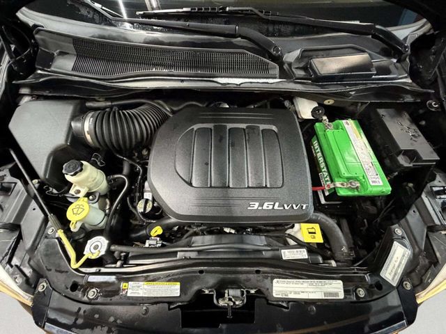 2011 Chrysler Town & Country 4dr Wagon Touring-L - 22988111 - 29