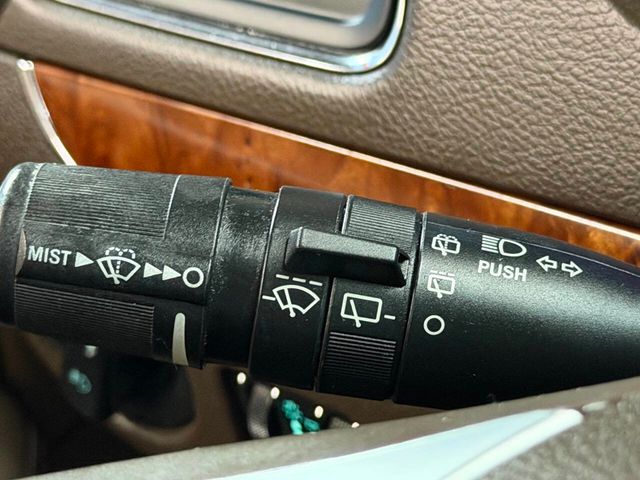 2011 Chrysler Town & Country 4dr Wagon Touring-L - 22988111 - 35