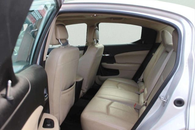 2011 Dodge Avenger 4dr Sedan Lux - 23021989 - 6