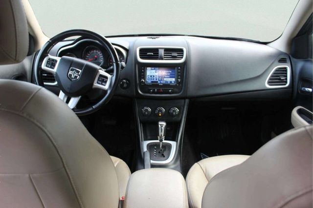 2011 Dodge Avenger 4dr Sedan Lux - 23021989 - 7
