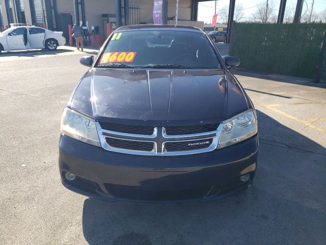 2011 Dodge Avenger Lux photo 3