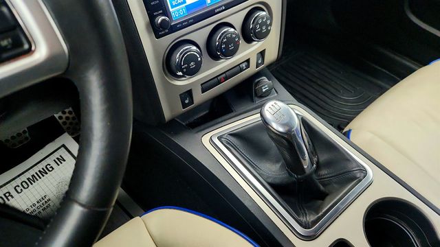 2011 Dodge Challenger 2dr Coupe SRT8 w/ 20'' Aluminum Wheels (Limited Production Car) - 23003321 - 16