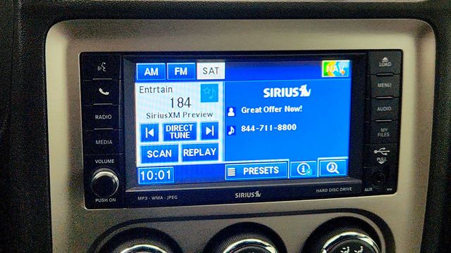 2011 Dodge Challenger 2dr Coupe SRT8 w/ 20'' Aluminum Wheels (Limited Production Car) - 23003321 - 39