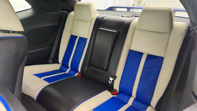 2011 Dodge Challenger 2dr Coupe SRT8 w/ 20'' Aluminum Wheels, Option Group II, Sunroof - 23003321 - 22