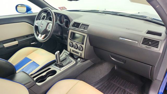 2011 Dodge Challenger 2dr Coupe SRT8 w/ 20'' Aluminum Wheels, Option Group II, Sunroof - 23003321 - 25