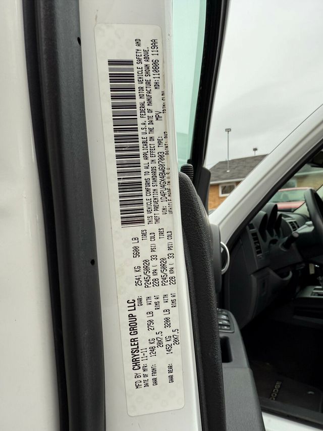 2011 Dodge Nitro Owned by a Family member - 22952600 - 16